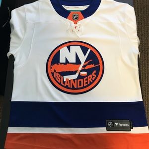 Mens New York Islanders Jersey. Size Small.